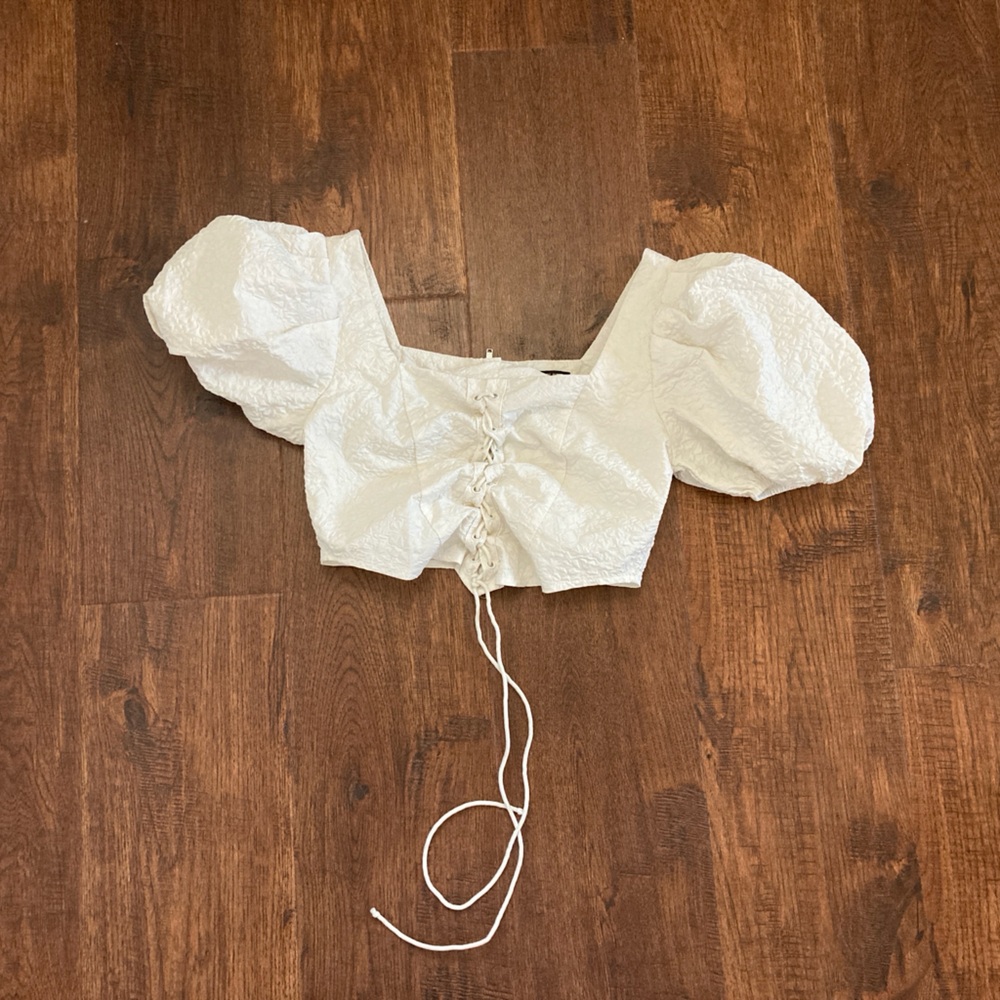 SHEIN White Top with Drawstring and Puffy Sleeves